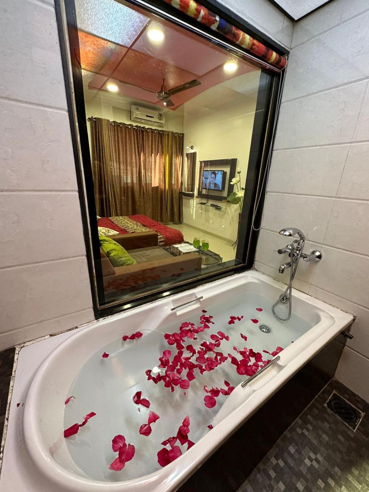 Js Excellency Hotel Mahabaleshwar Exterior photo