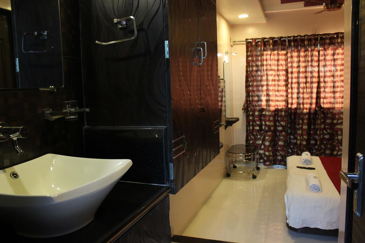 Js Excellency Hotel Mahabaleshwar Exterior photo